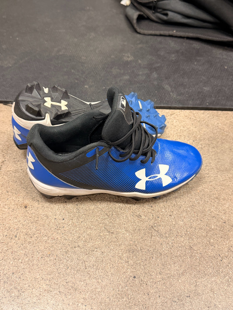 Load image into Gallery viewer, Used Under Armour Baseball Cleats
