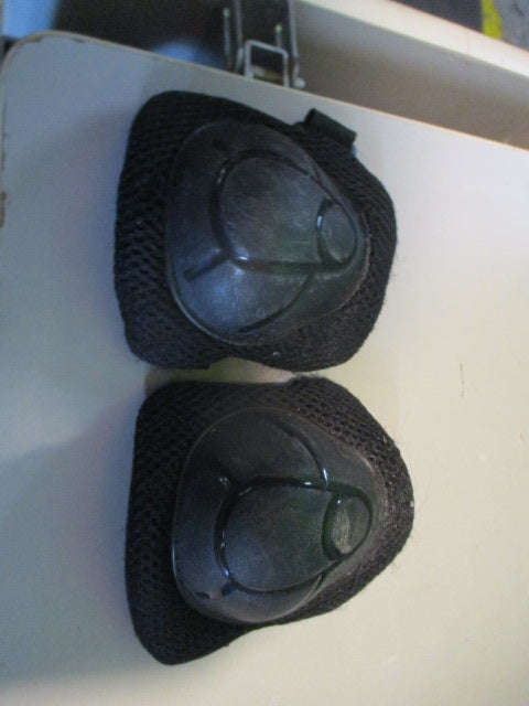 Load image into Gallery viewer, Used Black Youth Skating Elbow Pads
