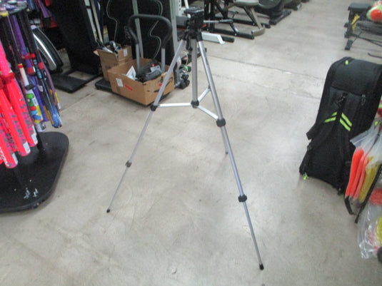 Used Davis & Stanford Traveler Tripod w/ Carry Bag