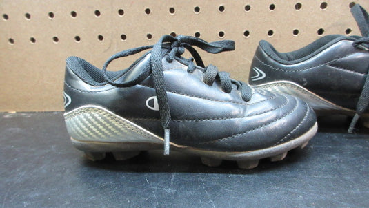Used Champion Youth Cleats Size 11