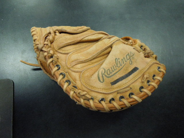 Load image into Gallery viewer, Used Vintage Rawlings RCM45 RHT Catchers Mitt Heavy Wear to Outer Stitching
