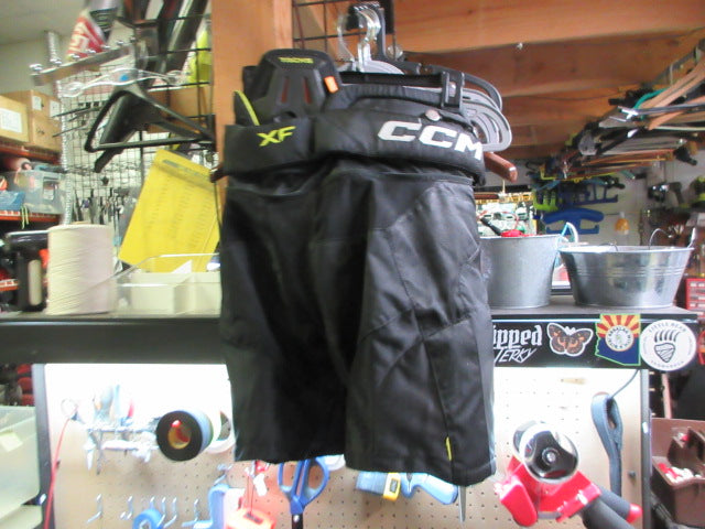 Load image into Gallery viewer, Used CCM XF Hockey Breezers - Size Youth Small
