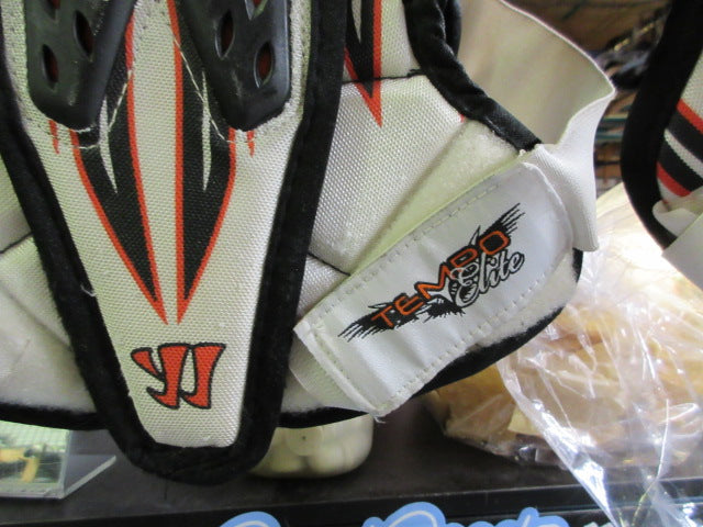 Load image into Gallery viewer, Used Warrior Tempo Elite Lacrosse Shoulder Pads - Size Youth XS
