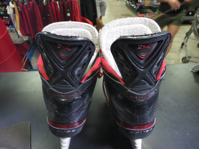 Load image into Gallery viewer, Used Bauer Vapor 2X Junior Hockey Skates Size 5D
