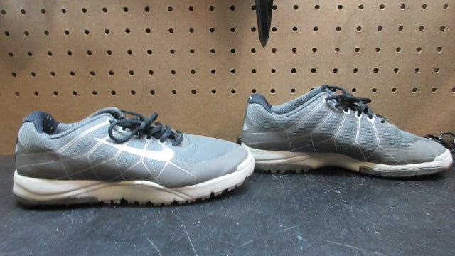 Load image into Gallery viewer, Used Nike Golf Range Jr. Golf Shoes - Youth 2
