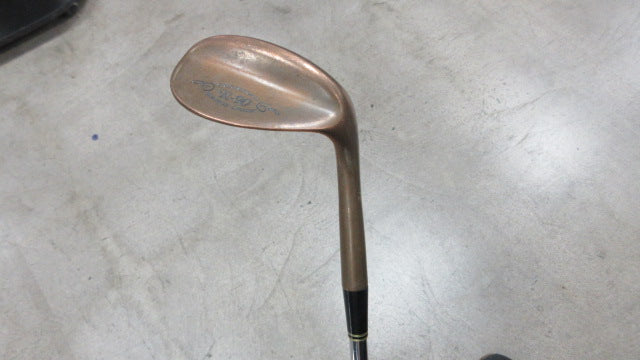 Load image into Gallery viewer, Used Wilson Original Sand Iron R-90 36&quot;
