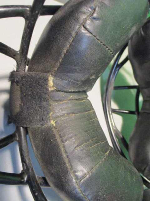 Load image into Gallery viewer, Used Rawlings PWMX Umpire Face Mask
