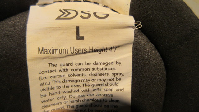 Load image into Gallery viewer, Used DSG Youth Large Soccer Shin Guards
