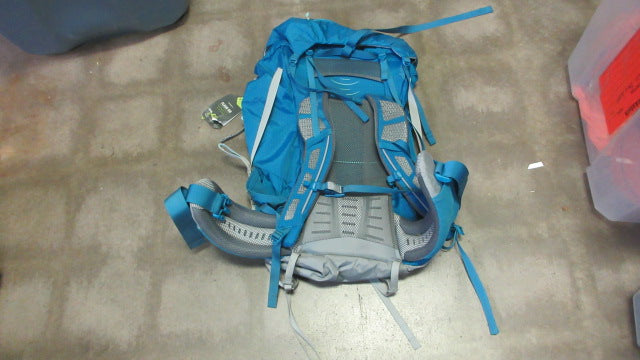 Load image into Gallery viewer, REI Flash 60 Backpack - Like New
