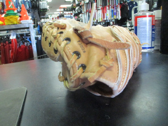 Used Wilson A2500 Pro Model Catchers Mitt