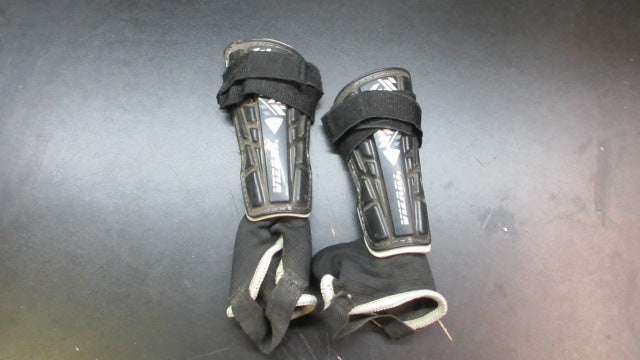 Load image into Gallery viewer, Used Vizari Malaga Soccer Shin Guards - Youth
