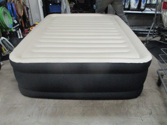 Used Englander First Ever Microfiber Air Mattress With Built In Pump Queen