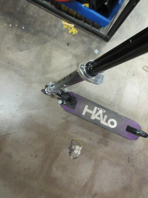 Load image into Gallery viewer, Used Halo Folding Kids SCOOTER
