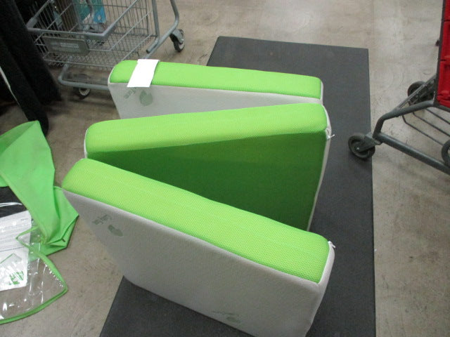 Load image into Gallery viewer, Used Cushy Form Tri Fold Mattress 75&quot;L x 25&quot;W x 4&quot;Th

