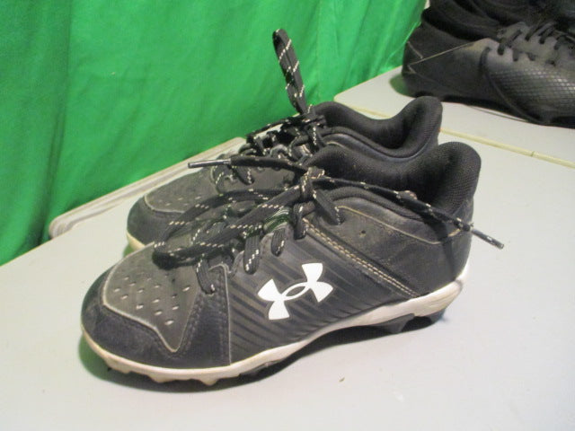 Load image into Gallery viewer, Used Under Armour Leadoff Size 13K Cleats
