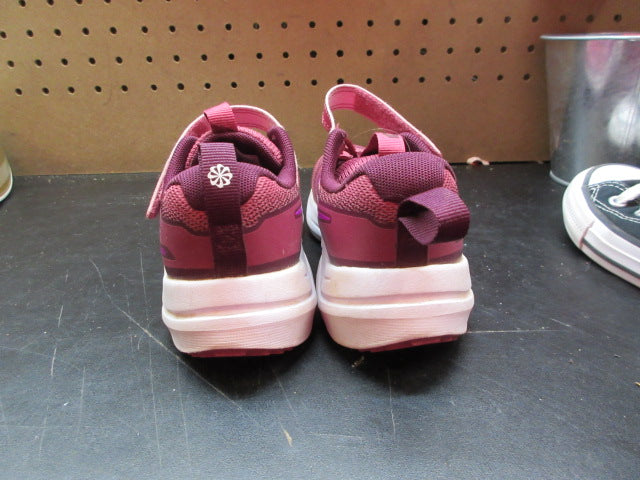 Load image into Gallery viewer, Used Nike Cosmic Runner Sneakers - Size Youth 13
