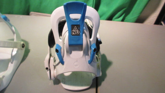 Used GNU Junior Snowboard Bindings w/ Hardware