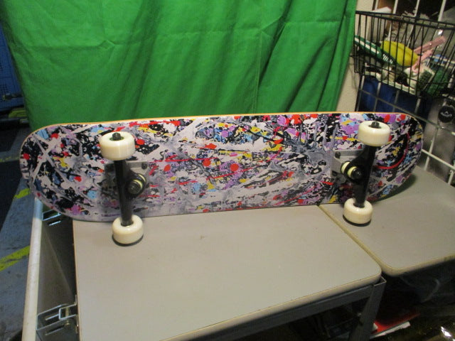 Load image into Gallery viewer, Used 31&quot; Complete Skateboard
