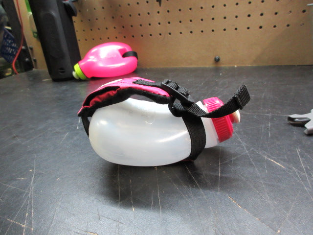 Load image into Gallery viewer, Used Fuelbelt Sprint Palm Holder 10oz
