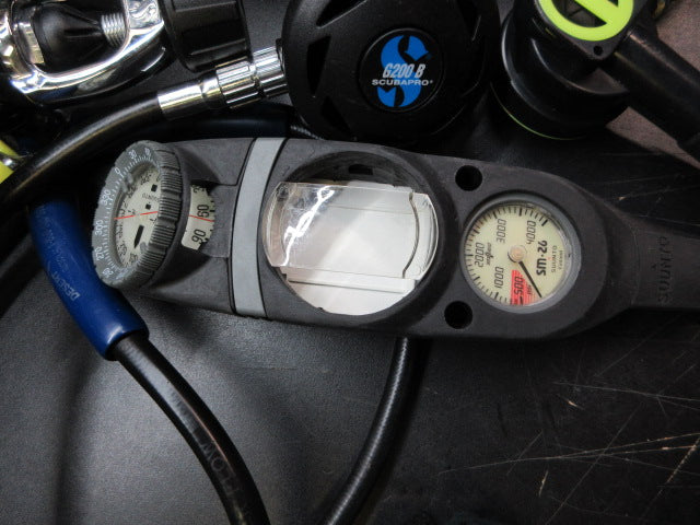 Load image into Gallery viewer, Used Scubapro 6200 B Dual Stage Regulator With Computer
