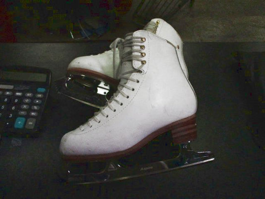 Used Jackson Figure Skates Freestyles 2190 with Aspire Blade Size 51/2C