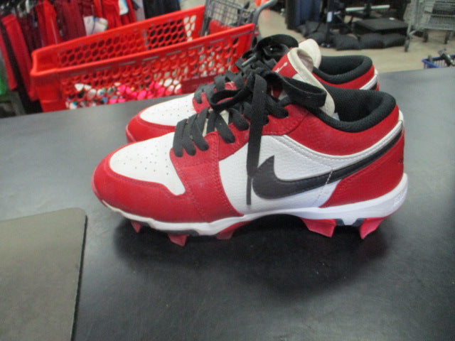 Load image into Gallery viewer, Used Nike Fast Flex Air Jordan Size 4.5 Football Cleats
