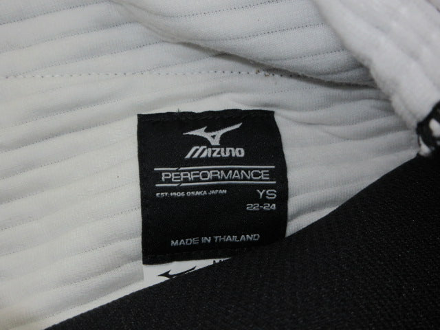 Load image into Gallery viewer, Used Mizuno Open Bottom Baseball Pants - Size Youth Small
