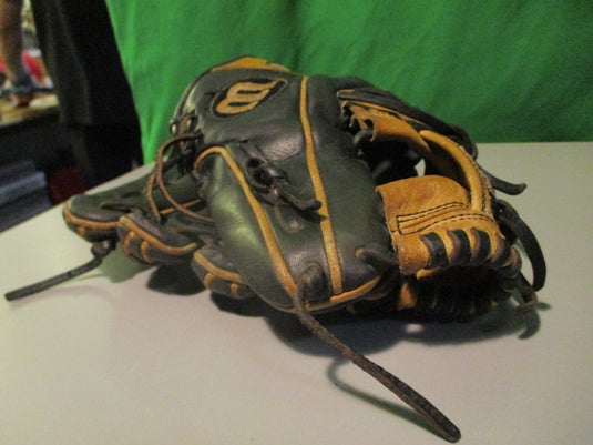 Used Wilson A2000 1786 11.5" Glove - RHT