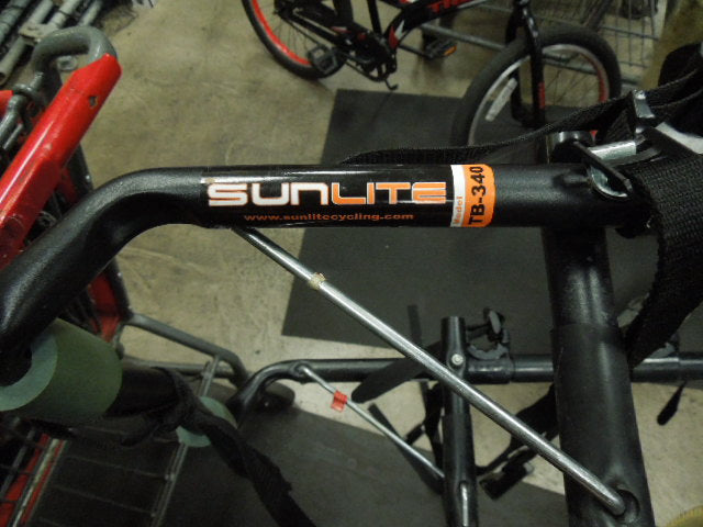 Load image into Gallery viewer, Used Sunlite Sport Lift TB-340 3 Bike Trunk Rack
