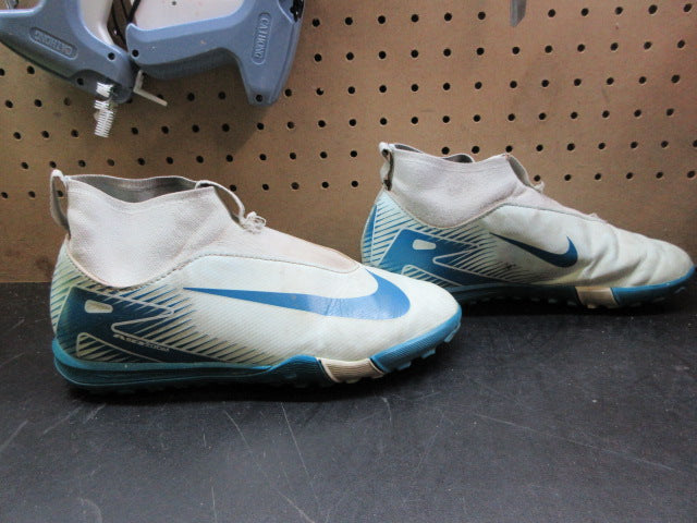 Load image into Gallery viewer, Used Nike Jr. Mercurial Superfly 10 Academy Indoor Soccer Shoes - Size Youth 5
