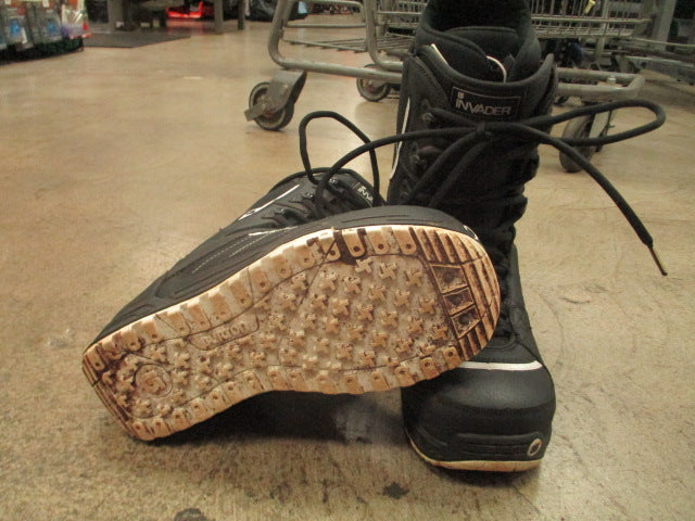 Load image into Gallery viewer, Used Burton Invader Snowboard Boots Size 10.5

