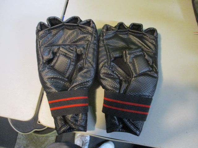 Load image into Gallery viewer, Used Swift Size Medium Sparring Gloves
