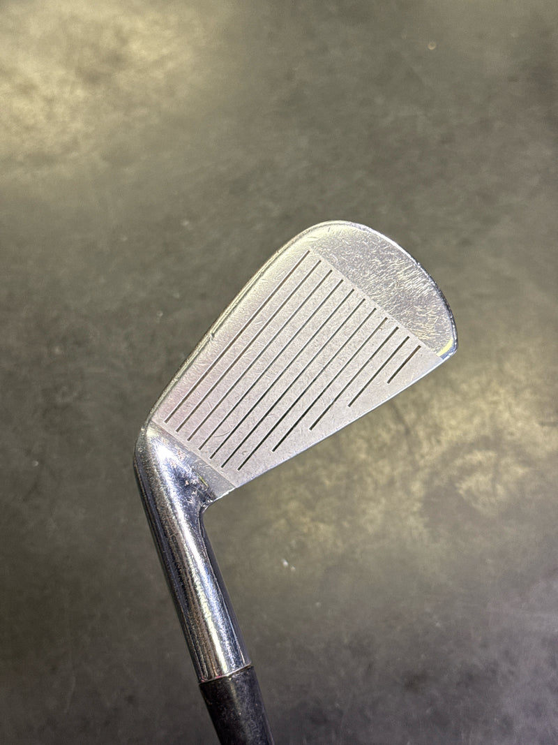 Load image into Gallery viewer, Vintage Spalding Registered Tour Edition Right Hand 3 Iron
