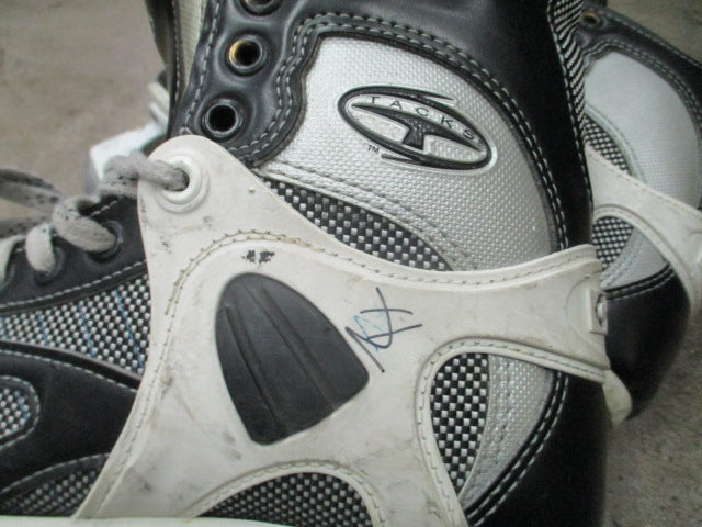 Load image into Gallery viewer, Used CCM Tacks 452 Hockey Skates Size 9
