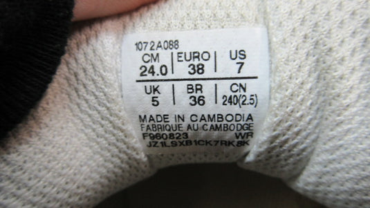 Used Asics Upcourt 5 Volleyball Shoes - Size 7