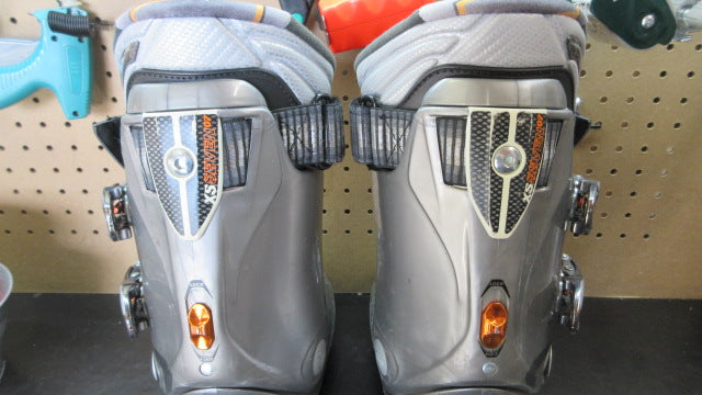 Load image into Gallery viewer, Used Dolomite XS Seven 07 Ski Boots - Size 26-26.5
