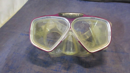 Used Aqua Lung Quartz 2 Scuba Mask