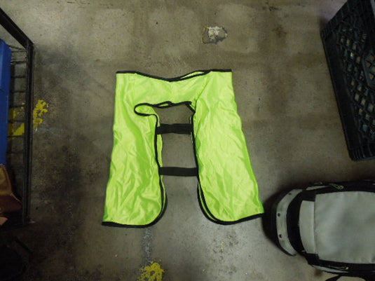 Used Set of 3 Green 3 Red Practice Pinnies