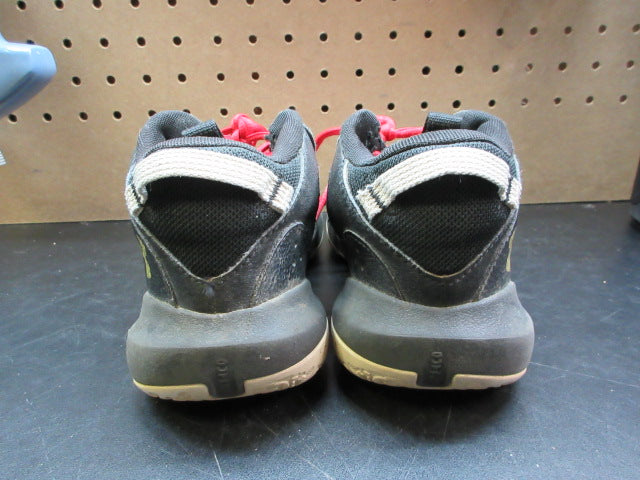 Load image into Gallery viewer, Used Under Armour Lockdown 6 Basketball Shoes - Size Youth 4
