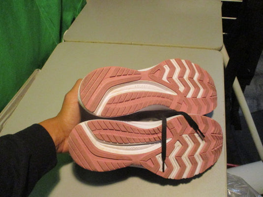 Used Saucony Cohesion Womens size 9.5 Running shoes