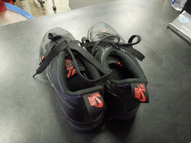 Load image into Gallery viewer, Used Nike AF1 GS in Black and Infared Crimson Size 5Y
