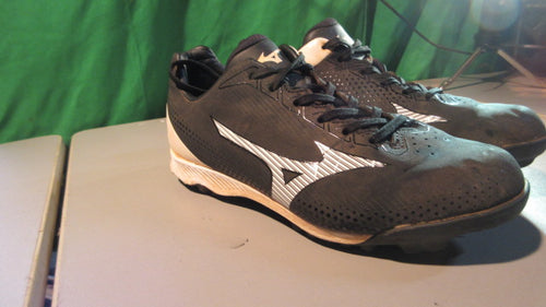 Used Mizuno Wave Finch Lightrevo Youth Molded Fastpitch Cleat - Size 5.5