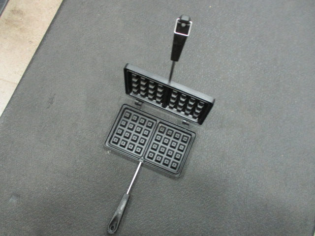 Load image into Gallery viewer, Used Coleman Waffle Iron
