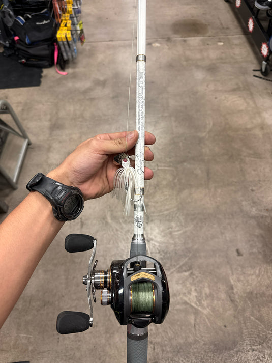 Used Bass Pro Shop Johnny Morris Signature Series Carbonlite Baitcaster Combo