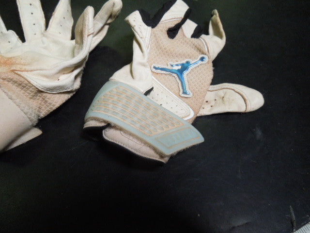 Load image into Gallery viewer, Used Jordan Fly Select Batting Gloves Size Large Small Hole In Palm
