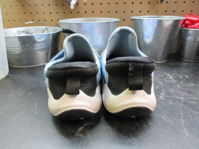 Load image into Gallery viewer, Used Jordan Kids 23/7 Sneakers - Size Youth 1
