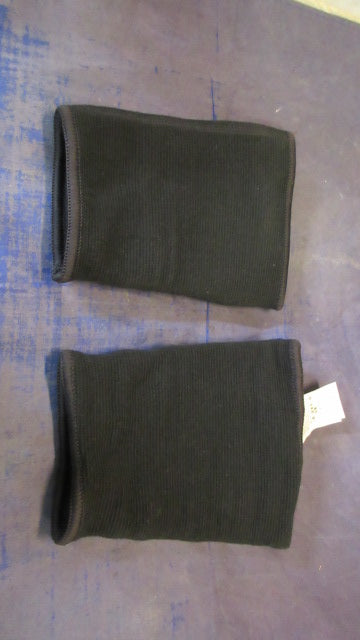 Load image into Gallery viewer, Used Nike Essential Knee Pads Youth Size XS/S
