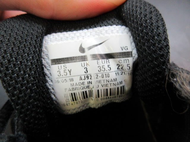 Load image into Gallery viewer, Used Nike Force Trout 5 Pro Keystone Baseball Cleats - Size Youth 3.5
