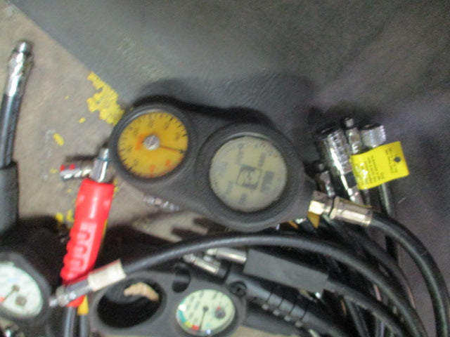 Load image into Gallery viewer, Used Bulk Replacement BCD and Regulator Hoses(AS IS See Pictures)
