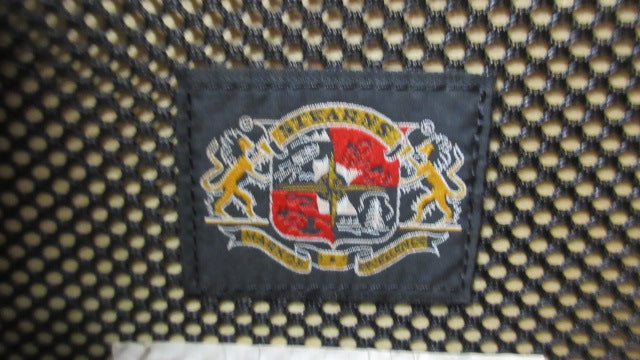 Load image into Gallery viewer, Used Bass Pro Shop Stearns Life Jacket Adult Size Medium
